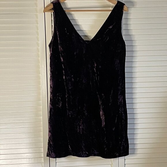 FRENCH CONNECTION Women's Mini Dress Crushed Purple Velvet Sleeveless Size 6 - Picture 1 of 8